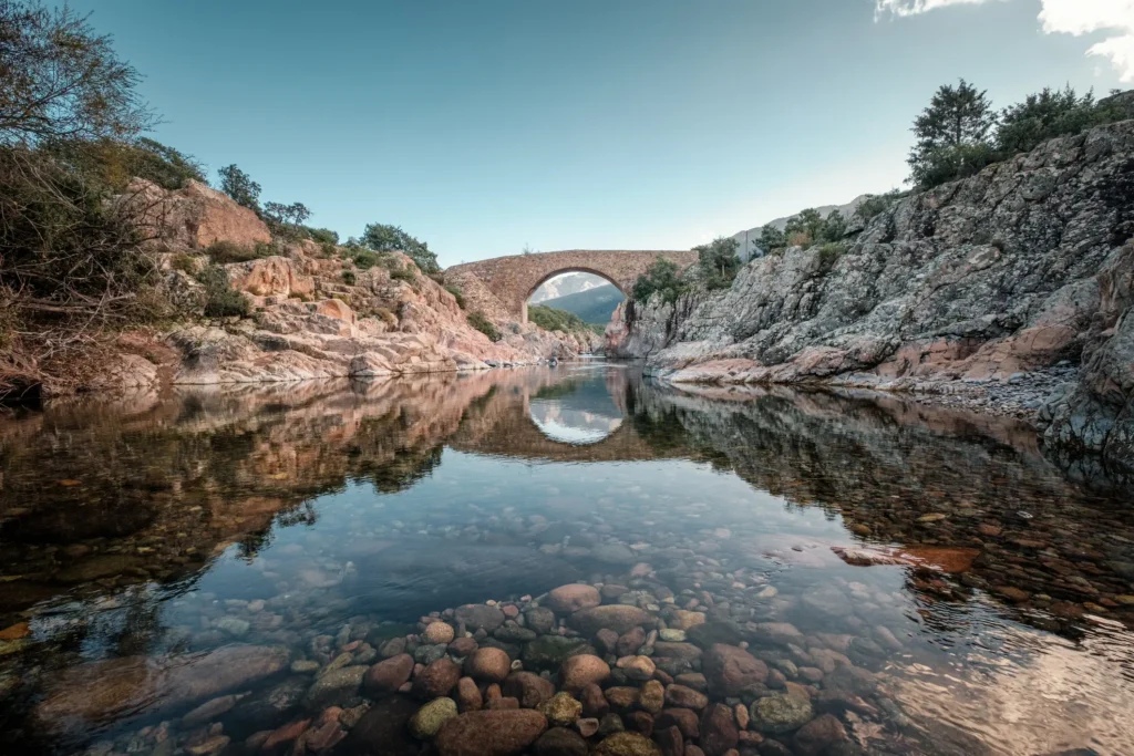 Vallée du Fango, baignade dans les piscines naturelles et randonnées